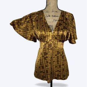 New York & Co Satin Babydoll Top Sz L Gold Dot Flutter Sleeve Holiday Party NYE